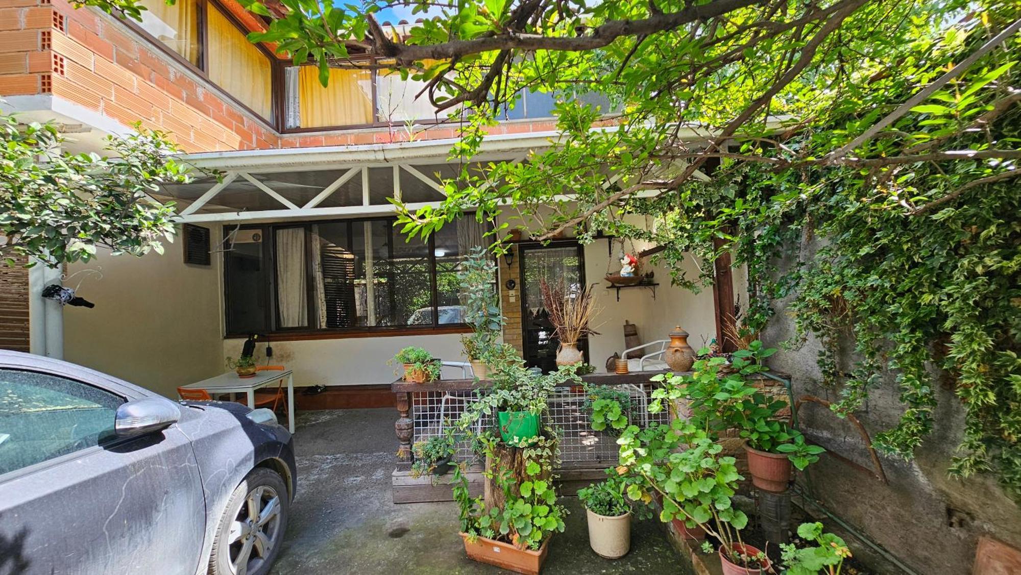 Angie's Shared Tam Homestay Tirana